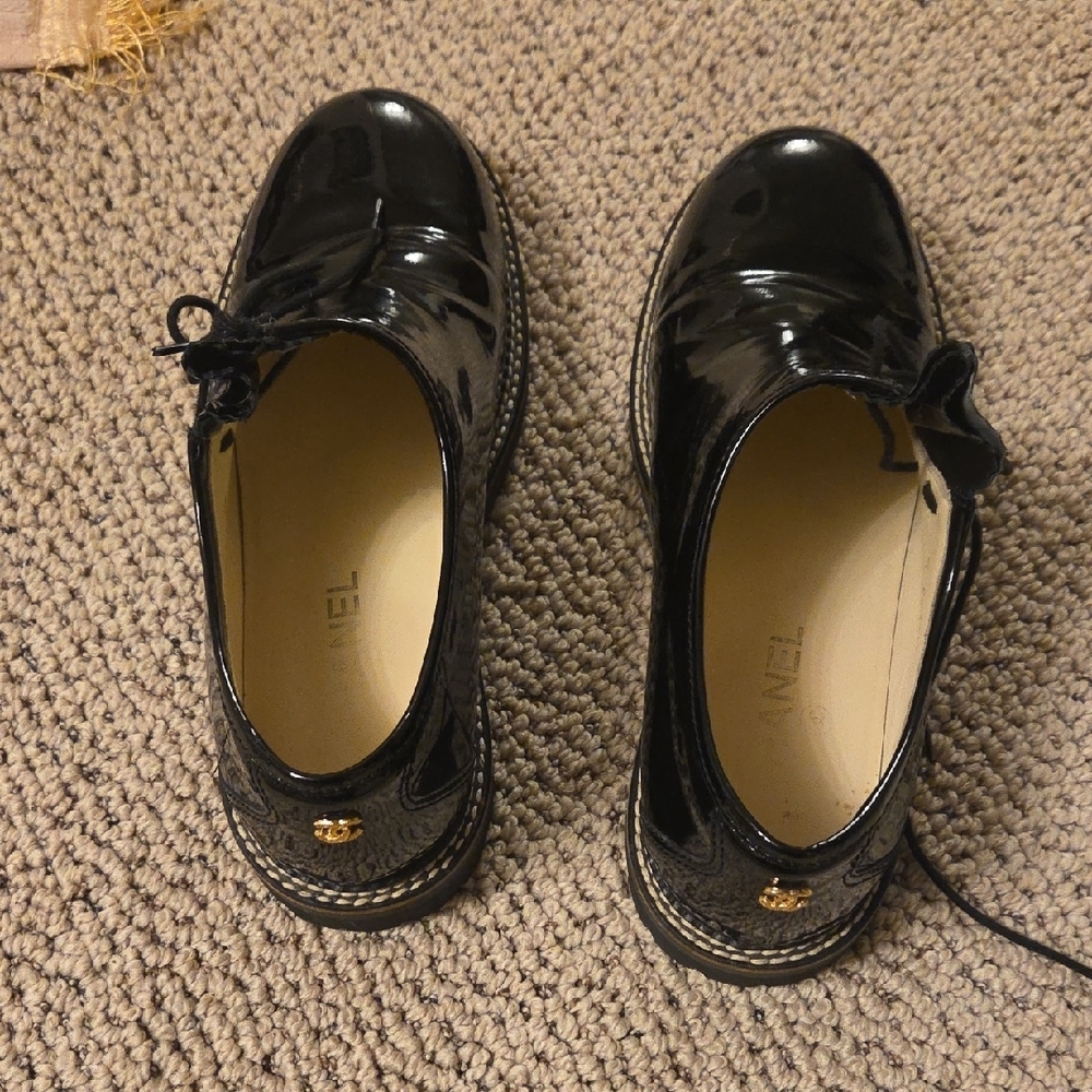 EUC Rare Chanel Patent Leather Lace Up Shoes Oxford Loafers